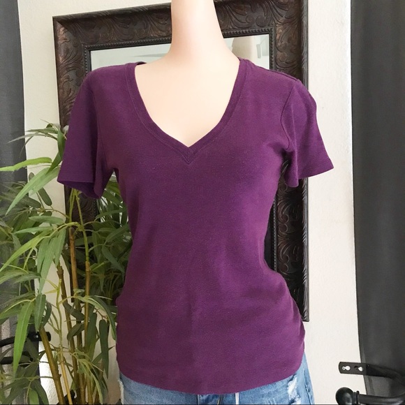 Gap Modern V-Neck Jersey Knit T-Shirt - Picture 4 of 8